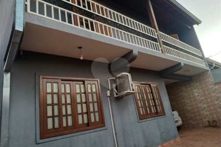 Sobrado à venda com 3 quartos, sendo 1 suíte, em Jardim Regina, Indaiatuba, SP