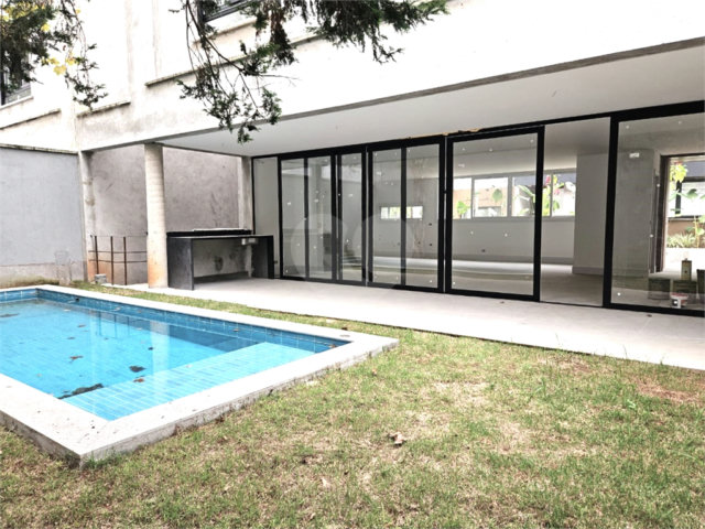 Casa à venda com 4 suítes no condomínio Venezia, São Paulo - SP