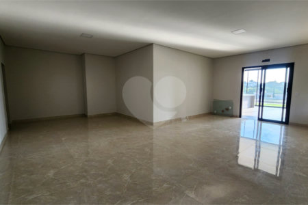 Casa à venda com 3 suítes no condomínio Santa Isabel I, Louveira - SP