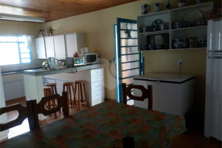 Chácara à venda com 5 quartos, sendo 2 suítes,  no Centro, Sarapuí, SP