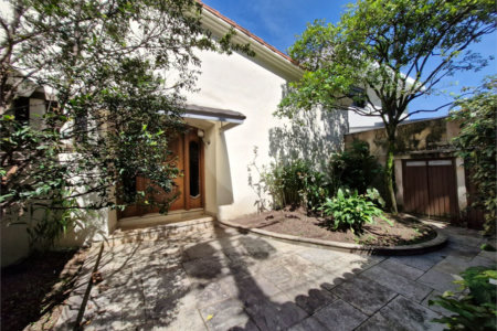 Casa Térrea à venda com 5 quartos, sendo 3 suítes, em Granja Julieta, São Paulo, SP