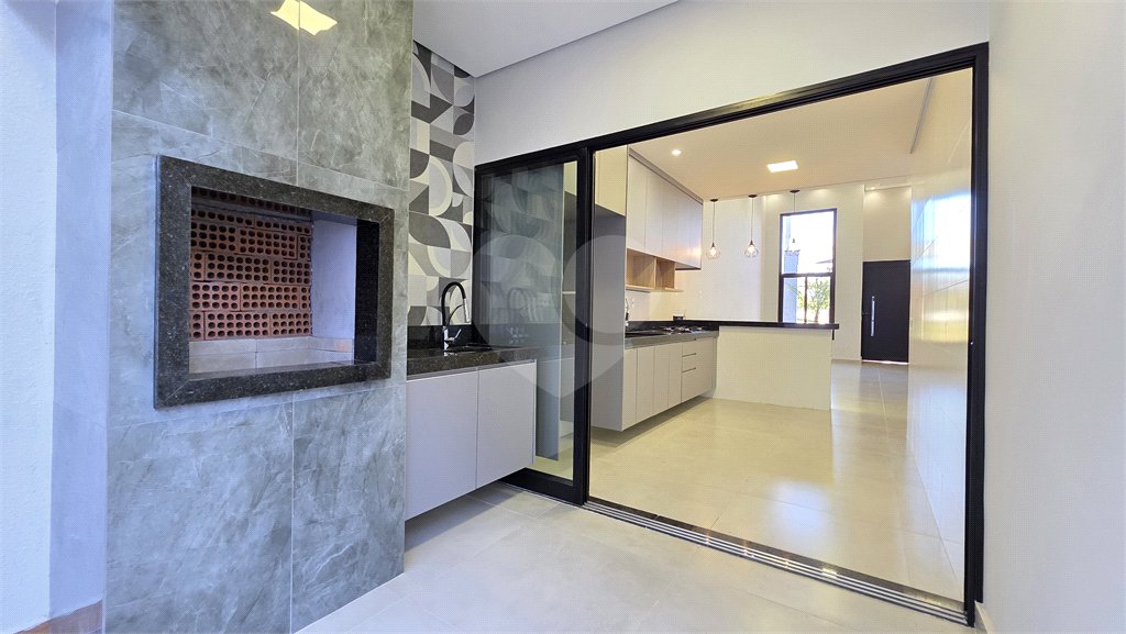Casa à venda com 3 quartos, sendo 1 suíte, no condomínio Horto Florestal Villagio, Sorocaba - SP