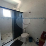 Casa à venda com 4 quartos, sendo 1 suíte, no condomínio Shangri-la, Atibaia - SP