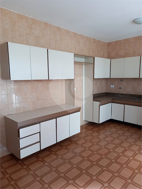Sobrado à venda com 5 quartos, sendo 2 suítes,  em Tremembé, São Paulo, SP