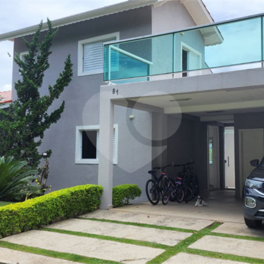 Casa à venda com 4 quartos, sendo 2 suítes, no condomínio Marinas, Bom Jesus dos Perdões - SP
