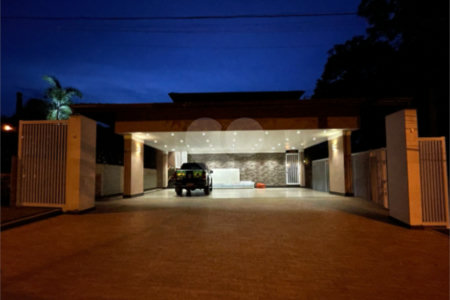 Casa à venda com 4 suítes no condomínio Halvétia Country Residencial, Indaiatuba - SP
