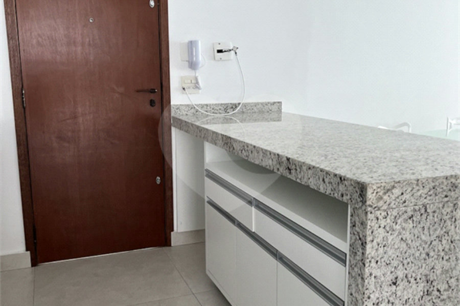 Apartamento à venda ou para alugar com 3 quartos, sendo 1 suíte, em Enseada, Guarujá, SP