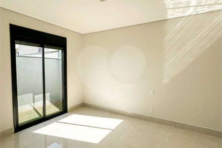 Casa à venda com 3 quartos, sendo 1 suíte, no condomínio Residencial Mont'alcino, Valinhos - SP