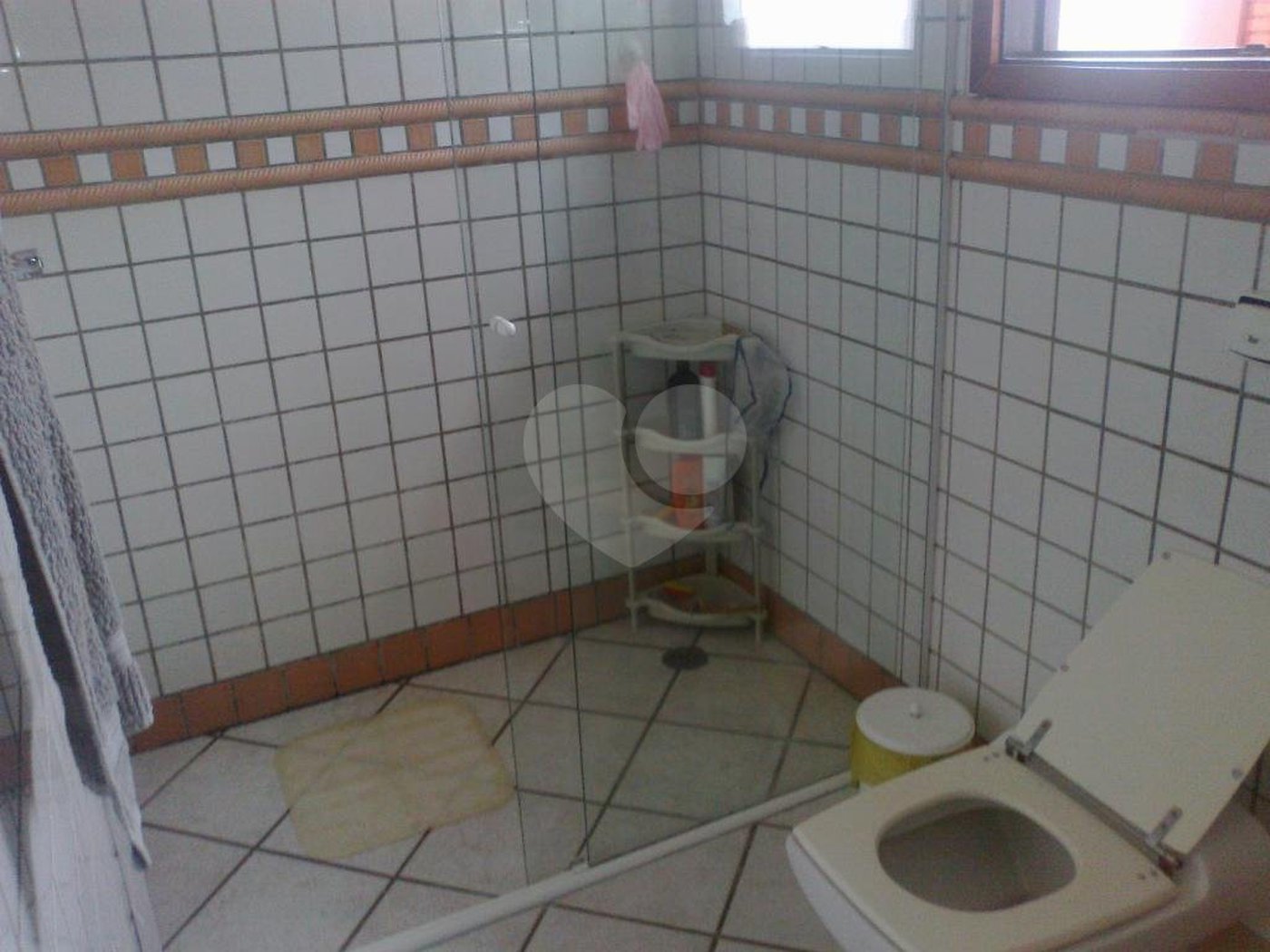 Sobrado à venda com 5 suítes em Enseada, Bertioga, SP