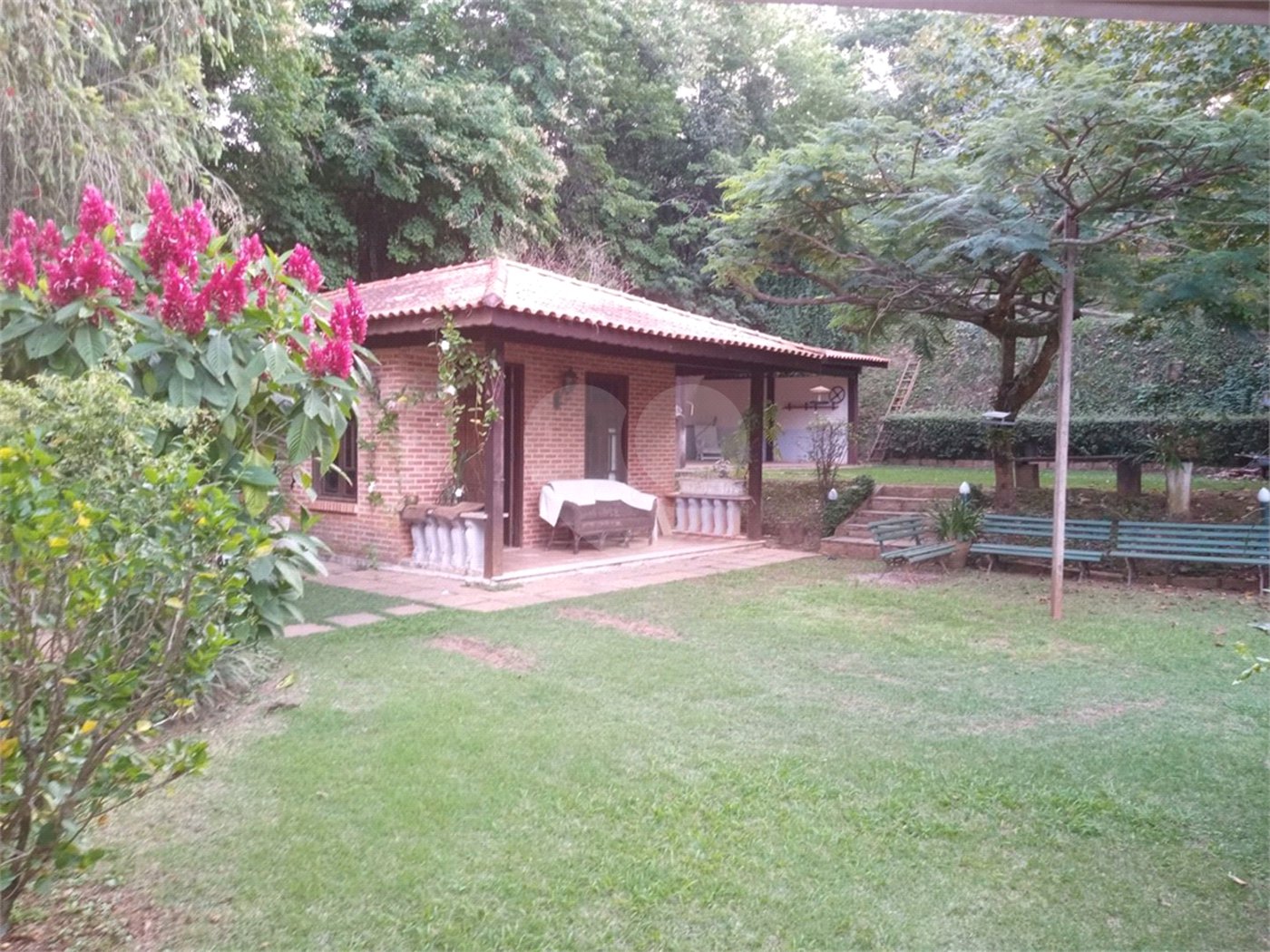 Chácara à venda com 7 quartos, sendo 3 suítes, em Saboó, São Roque, SP