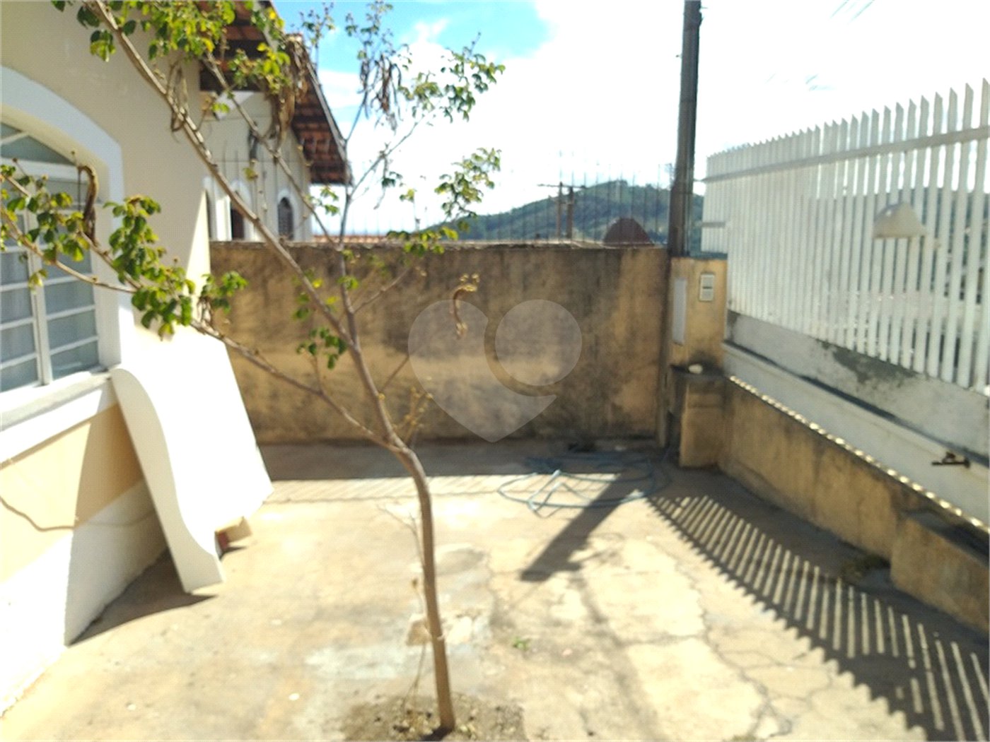 Casa Térrea à venda com 3 quartos, sendo 1 suíte,  no Centro, Serra Negra, SP