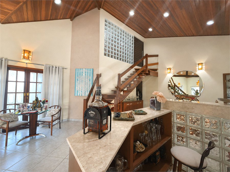 Casa à venda com 5 suítes no condomínio Parque Village Castelo, Itu - SP