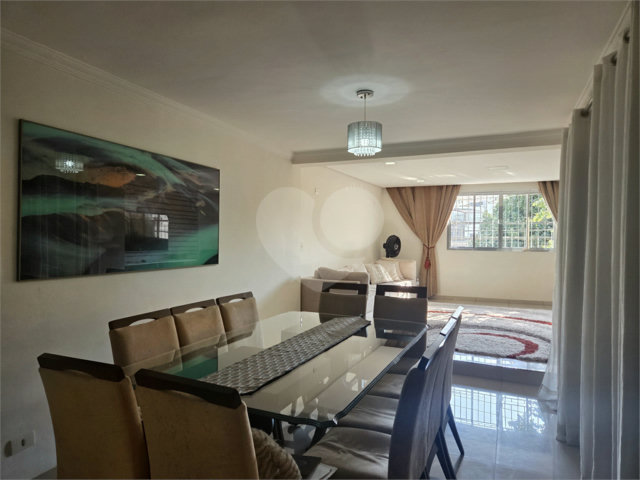 Sobrado à venda com 3 quartos, sendo 2 suítes,  em Cupecê, São Paulo, SP