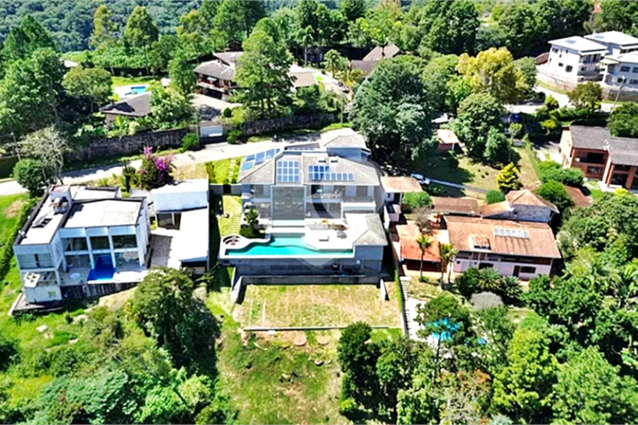 Casa à venda com 5 suítes no condomínio Alpes da Cantareira, Mairiporã - SP