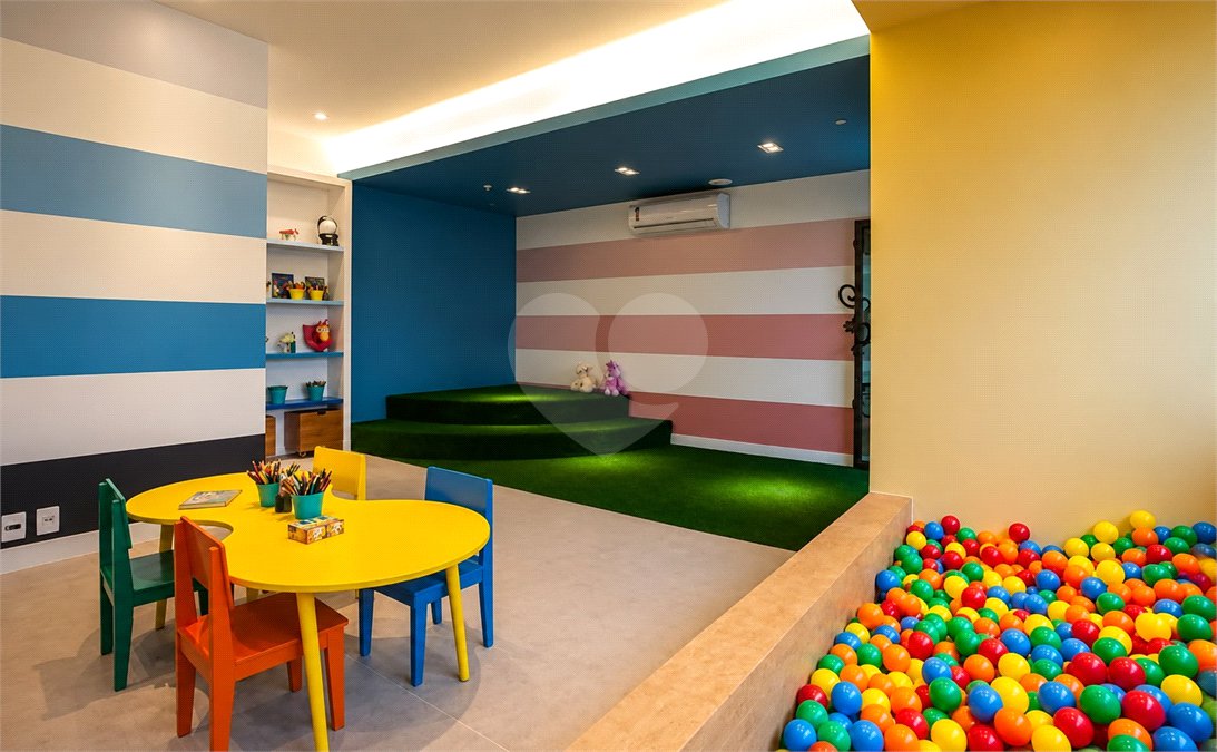 Apartamento à venda com 2 quartos, sendo 1 suíte,  em Rio Comprido, Rio de Janeiro, RJ