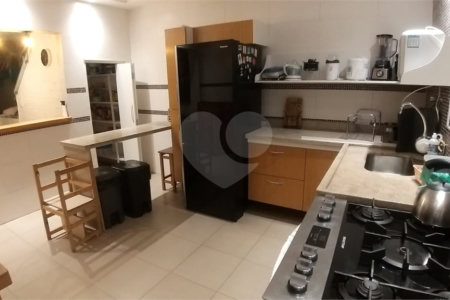 Sobrado à venda com 2 quartos em Vila Gumercindo, São Paulo, SP