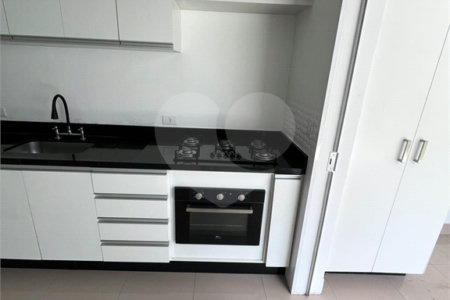 Sobrado à venda com 3 quartos em Parada Inglesa, São Paulo, SP