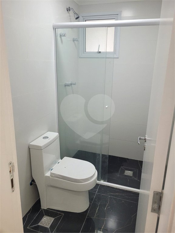Apartamento à venda com 3 quartos, sendo 1 suíte, em Conjunto Residencial Irai, Suzano, SP