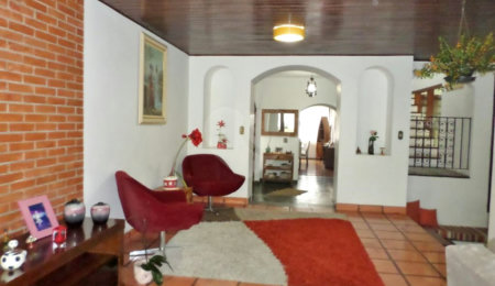 Casa à venda com 4 quartos, sendo 2 suítes, em Jardim Leonor, São Paulo, SP