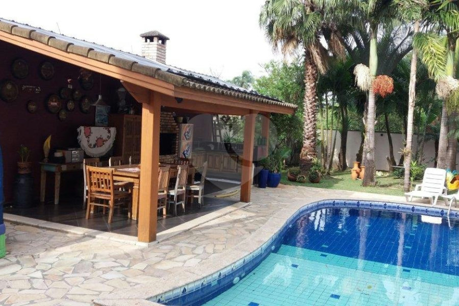 Casa à venda com 4 suítes em Jardim Floresta, São Paulo, SP
