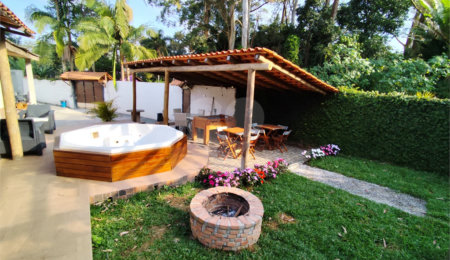 Casa à venda com 3 quartos, sendo 1 suíte, no condomínio Caconde, São Bernardo do Campo - SP