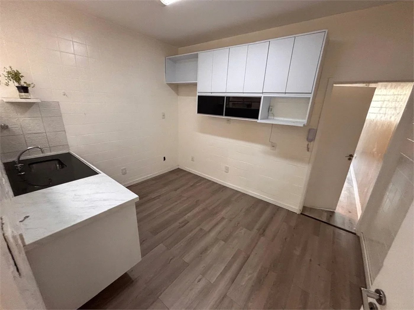 Casa de Vila à venda com 3 quartos, sendo 1 suíte, no condomínio Ministro Luiz Gallotti, São Paulo - SP