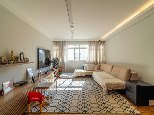 Apartamento à venda com 3 quartos, sendo 1 suíte,  em Moema, São Paulo, SP