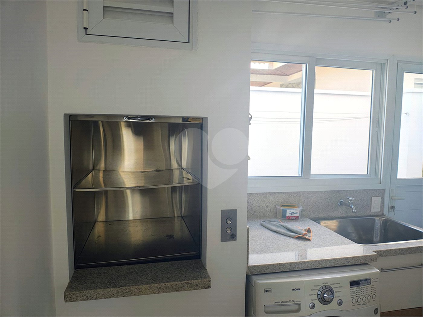 Casa à venda ou para alugar com 4 suítes no condomínio Quinta das Laranjeiras, Jundiaí - SP
