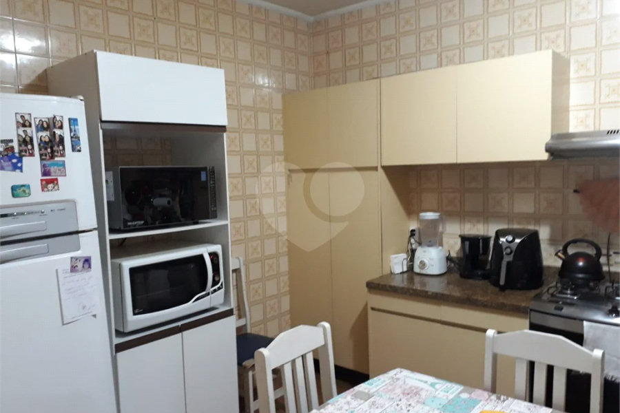 Sobrado à venda com 3 quartos no Brasilândia, São Paulo, SP