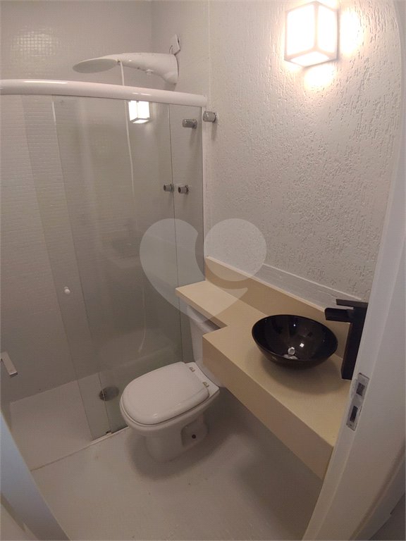 Sobrado à venda com 4 quartos, sendo 3 suítes, em Tremembé, São Paulo, SP