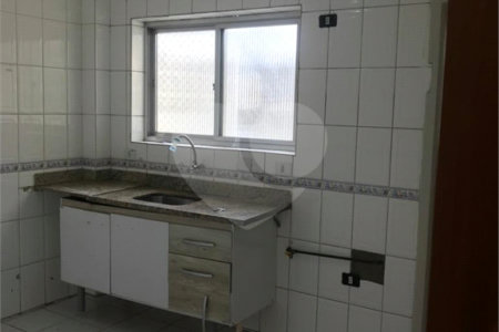 Espaço e Segurança no Bom Retiro: Apartamento de 100 m² com Infraestrutura Completa