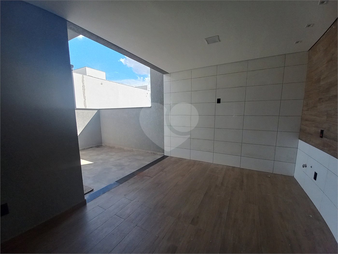 Casa à venda com 3 quartos, sendo 1 suíte, no condomínio Horto Florestal Villagio, Sorocaba - SP