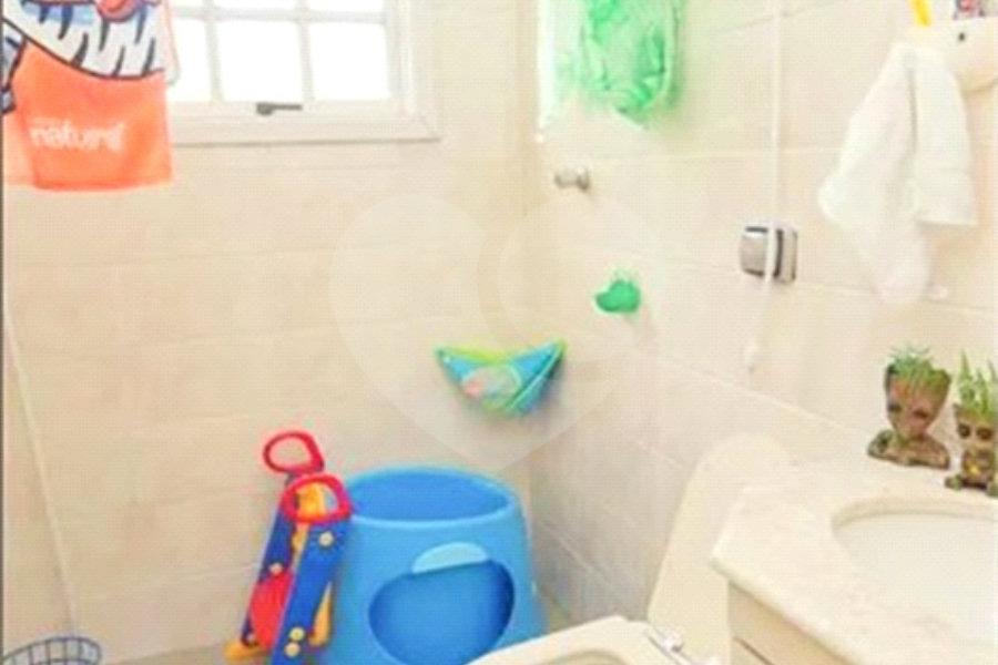 Casa à venda com 3 quartos, sendo 1 suíte, em Vila Sônia, São Paulo, SP