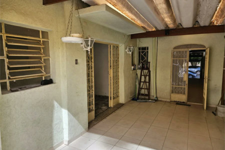 Casa à venda com 3 quartos, sendo 1 suíte, em Água Branca, São Paulo, SP