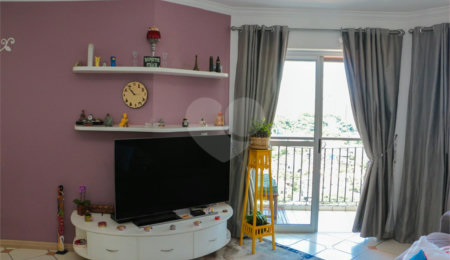 Apartamento à venda com 3 quartos, sendo 1 suíte,  em Vila Gomes, São Paulo, SP