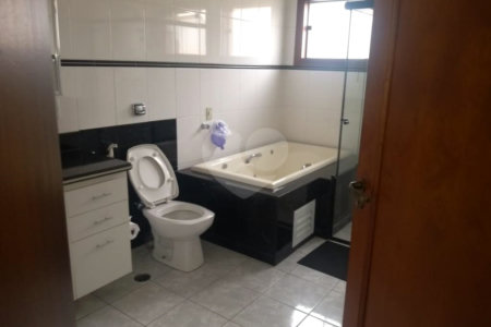 Sobrado à venda com 4 quartos, sendo 2 suítes,  em Jardim Eltonville, Sorocaba, SP