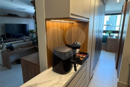 Apartamento à venda com 3 quartos, sendo 1 suíte, em Vila Andrade, São Paulo, SP