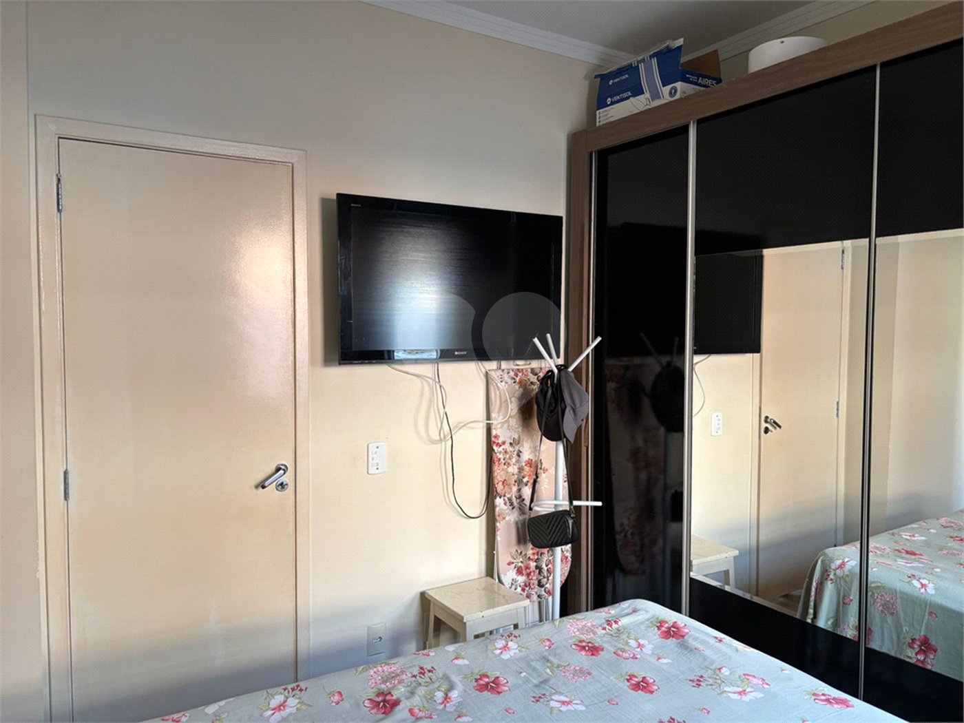 Casa à venda com 3 quartos, sendo 1 suíte, no condomínio Vila Nova Horizonte, Suzano - SP