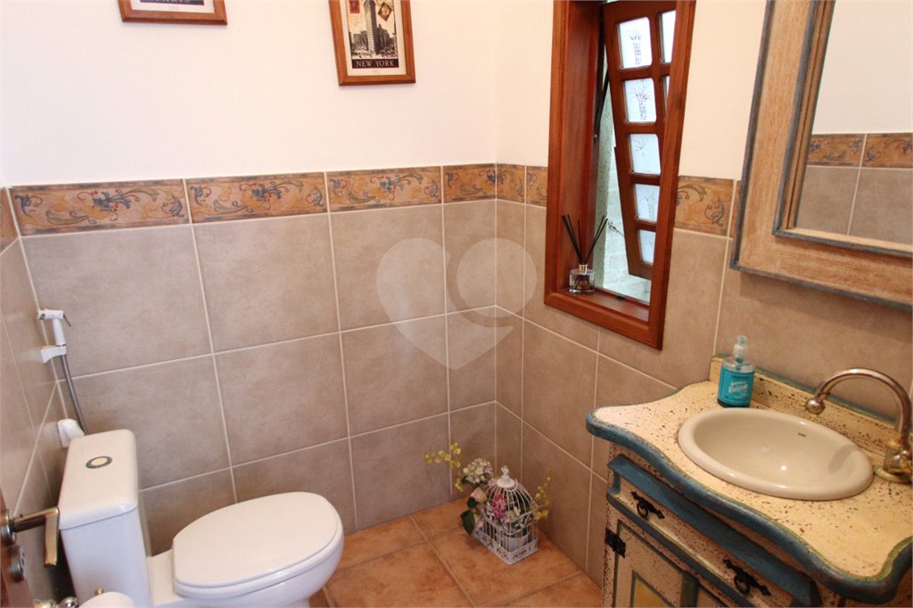 Casa à venda ou para alugar com 3 suítes em Vila Petrópolis, Atibaia, SP
