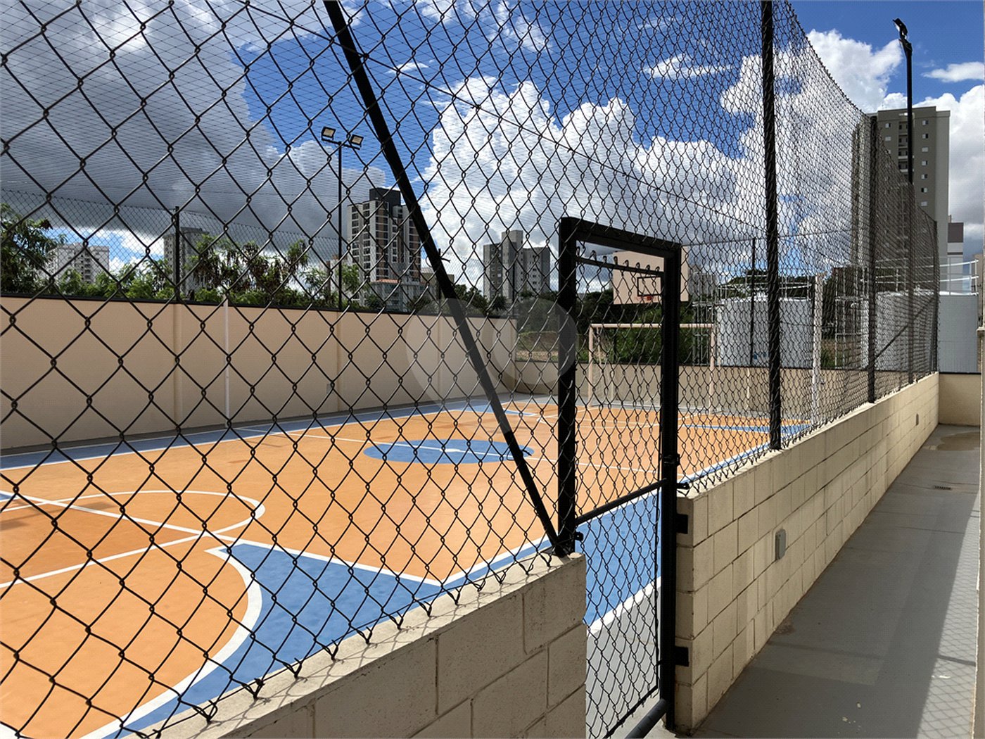Apartamento à venda com 3 quartos, sendo 1 suíte,  em Parque Campolim, Sorocaba, SP