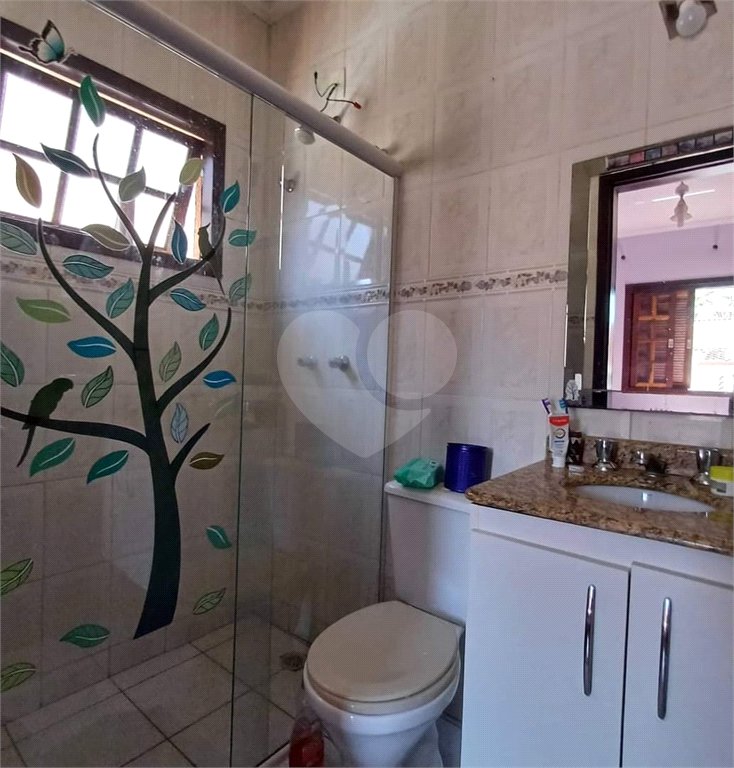 Sobrado à venda com 3 quartos, sendo 2 suítes,  em Jardim Marica, Mogi das Cruzes, SP