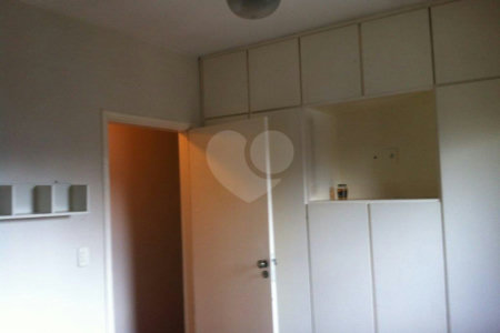Sobrado à venda com 3 quartos, sendo 1 suíte, em Vila Paulicéia, São Paulo, SP