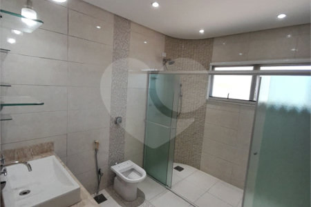 Casa à venda com 4 quartos, sendo 3 suítes, no condomínio Residencial Terras de Vinhedo, Vinhedo - SP