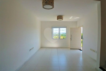 Casa à venda com 3 suítes no condomínio Terras de São Francisco, Vinhedo - SP
