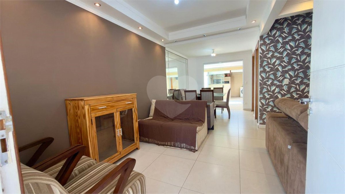 Casa à venda com 3 quartos, sendo 1 suíte, no condomínio Residencial Village Salermo, Sorocaba - SP