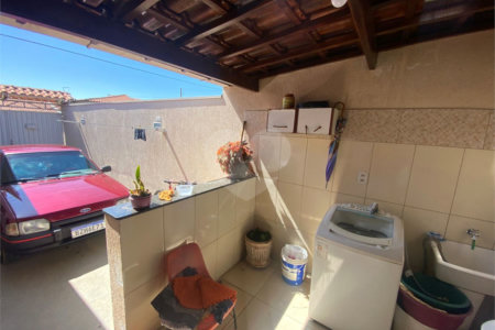 Casa e sala comercial na Vila Jacobucci