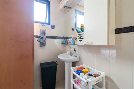 Apartamento à venda com 3 quartos, sendo 1 suíte,  em Vila Ipojuca, São Paulo, SP