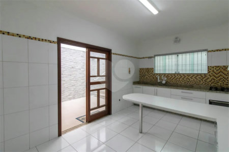 Casa à venda com 3 quartos, sendo 1 suíte, em Parque Santo Antônio, Guarulhos, SP
