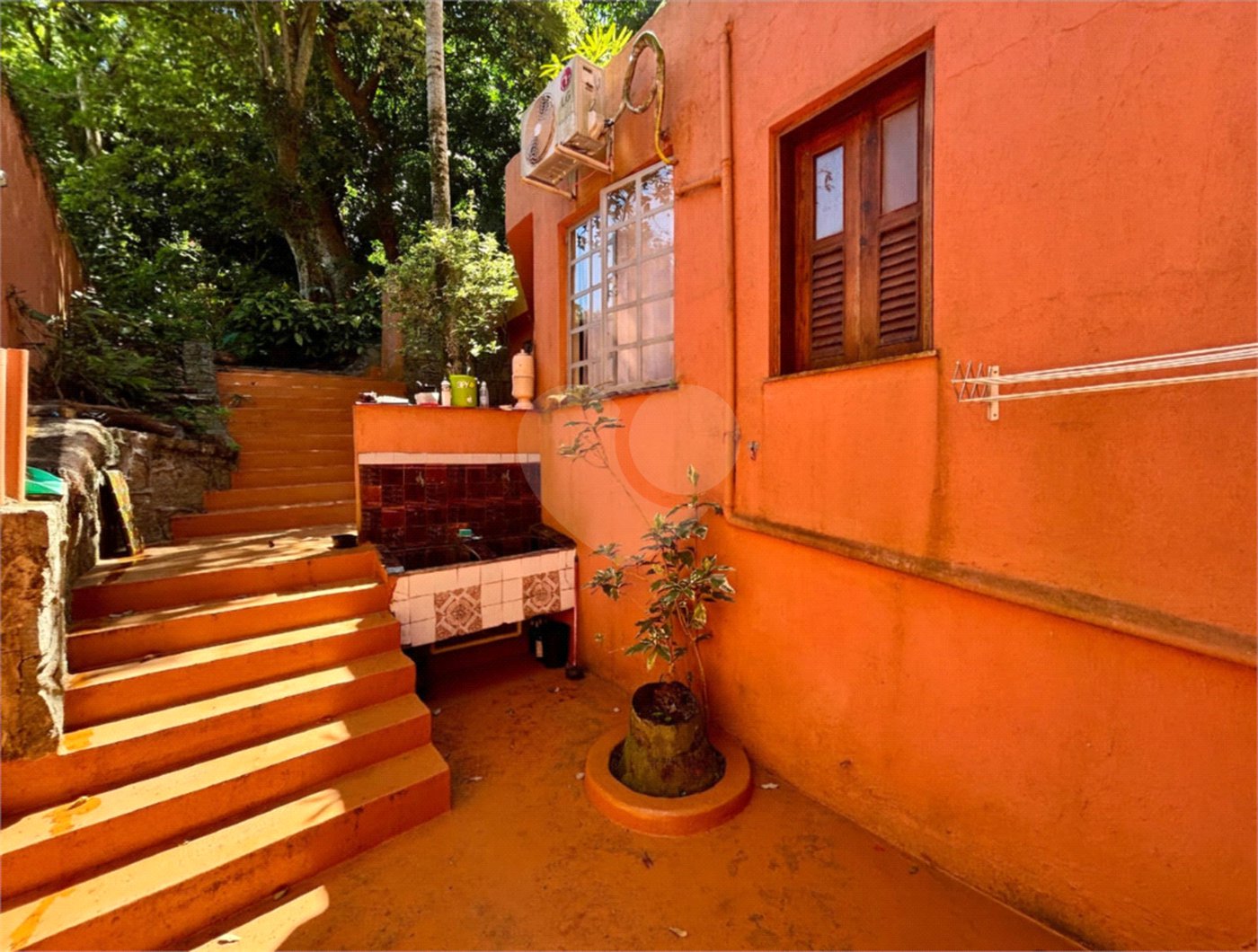 Casa à venda com 4 quartos, sendo 1 suíte, em Lagoa, Rio de Janeiro, RJ