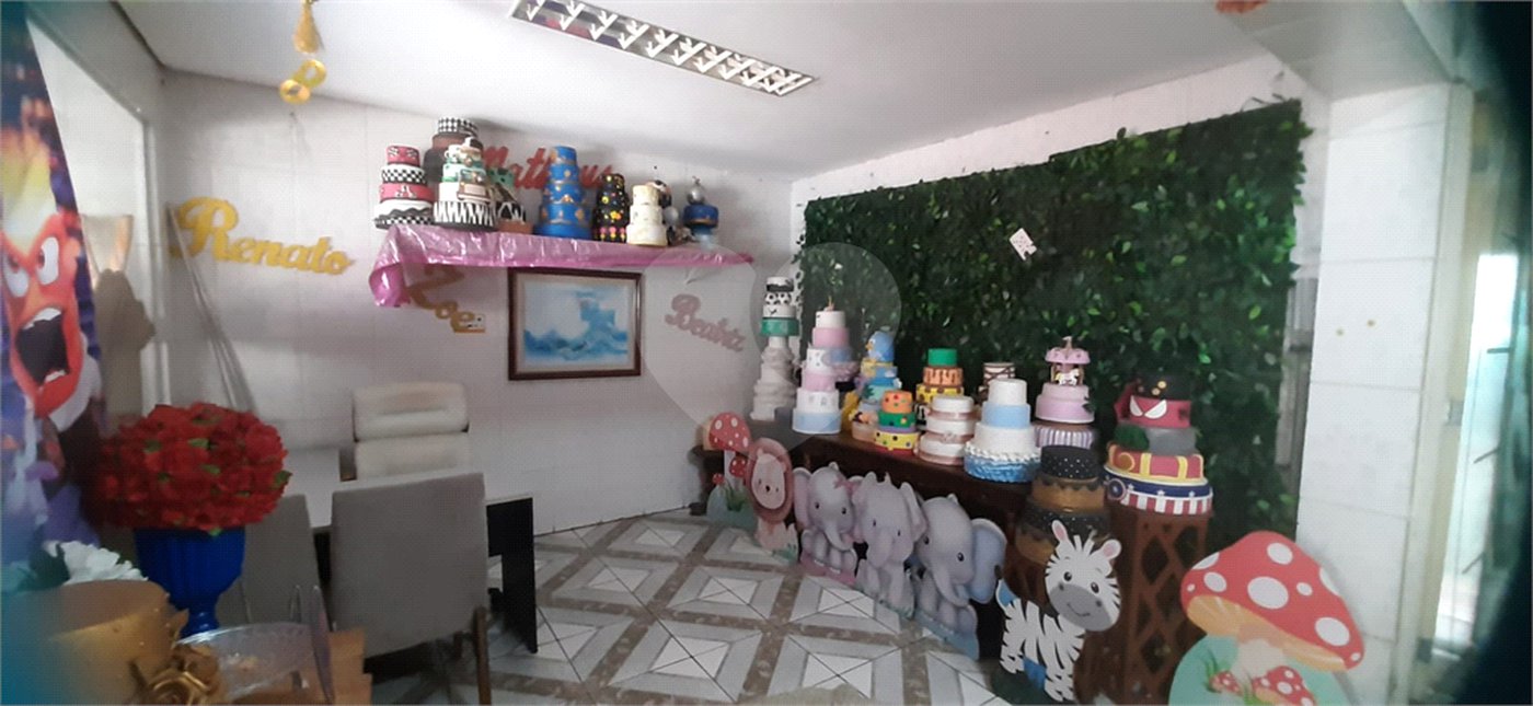 Sobrado à venda com 4 quartos, sendo 1 suíte, em Santana, São Paulo, SP